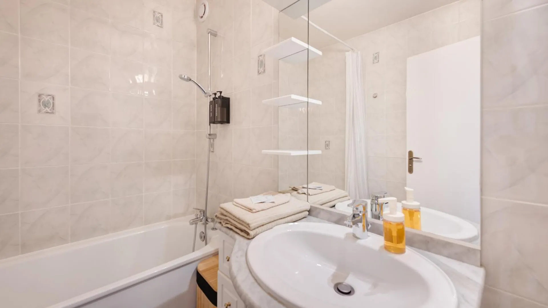Apartment Appartement Proche Du Parc De La Tete D'Or - Garage Gratuit Villeurbanne France